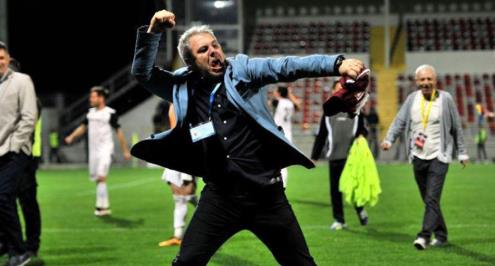 مدرب الزمالك.. وفد يفاوض سوموديكا.. ووكيل يعرض صاحب انجاز ألبانيا